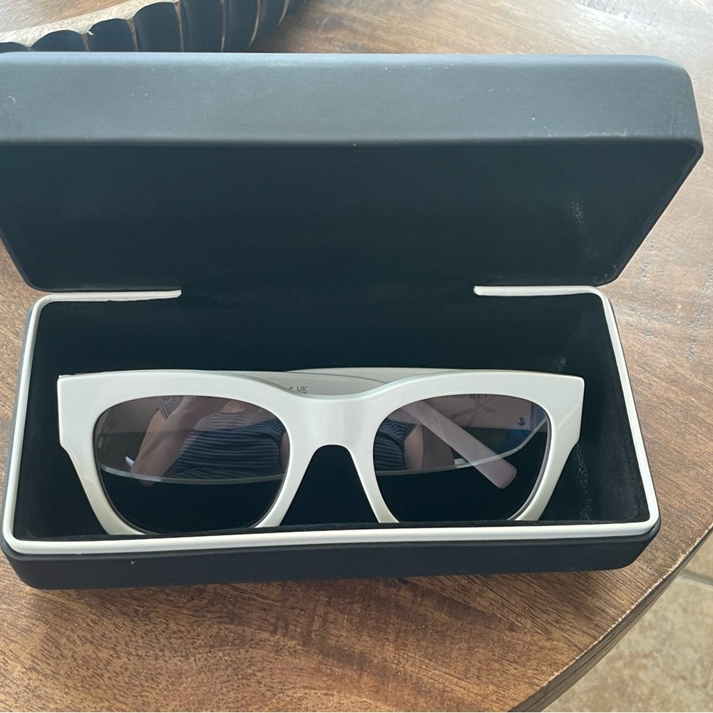GIVENCHY 4G GV40072I White Sunglasses
